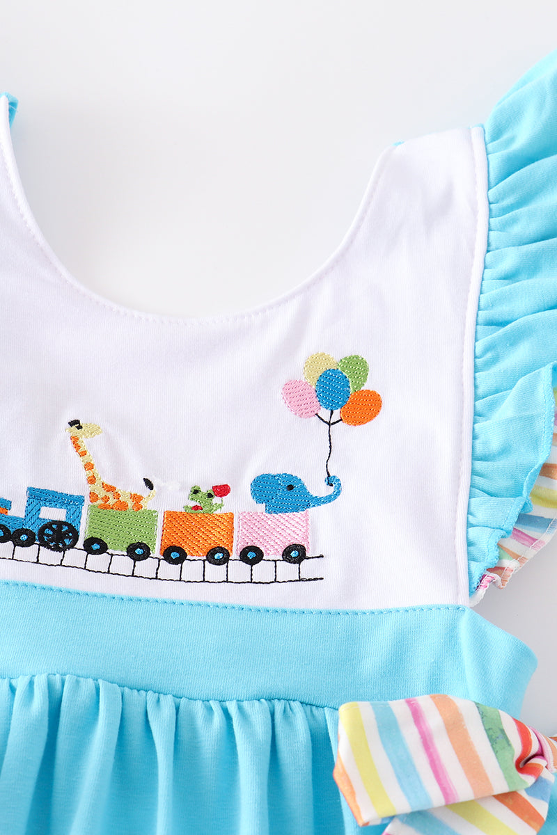 Blue farm embroidery girl set