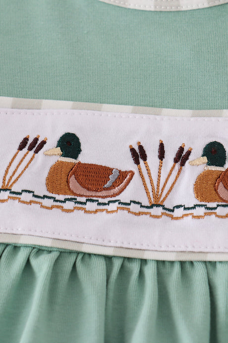 Green duck embroidery ruffle pants set