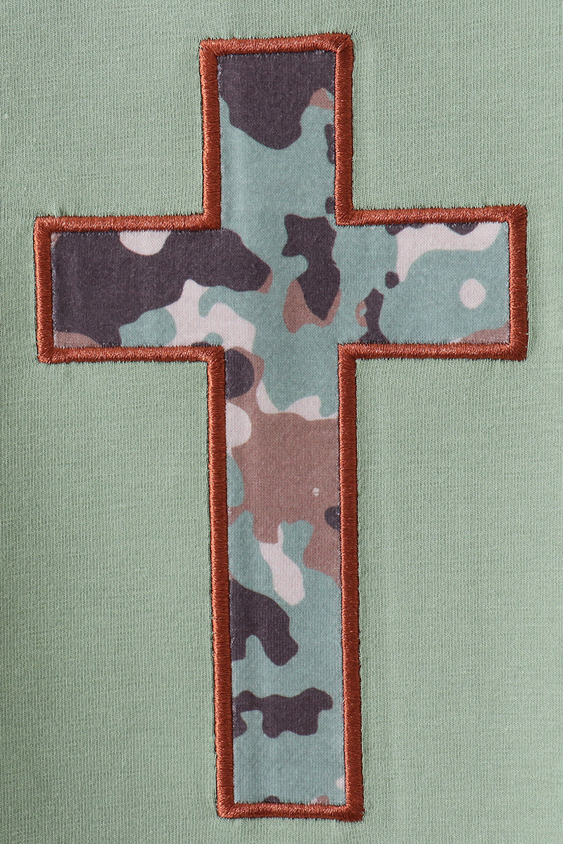 Green camoflage cross applique shorts set