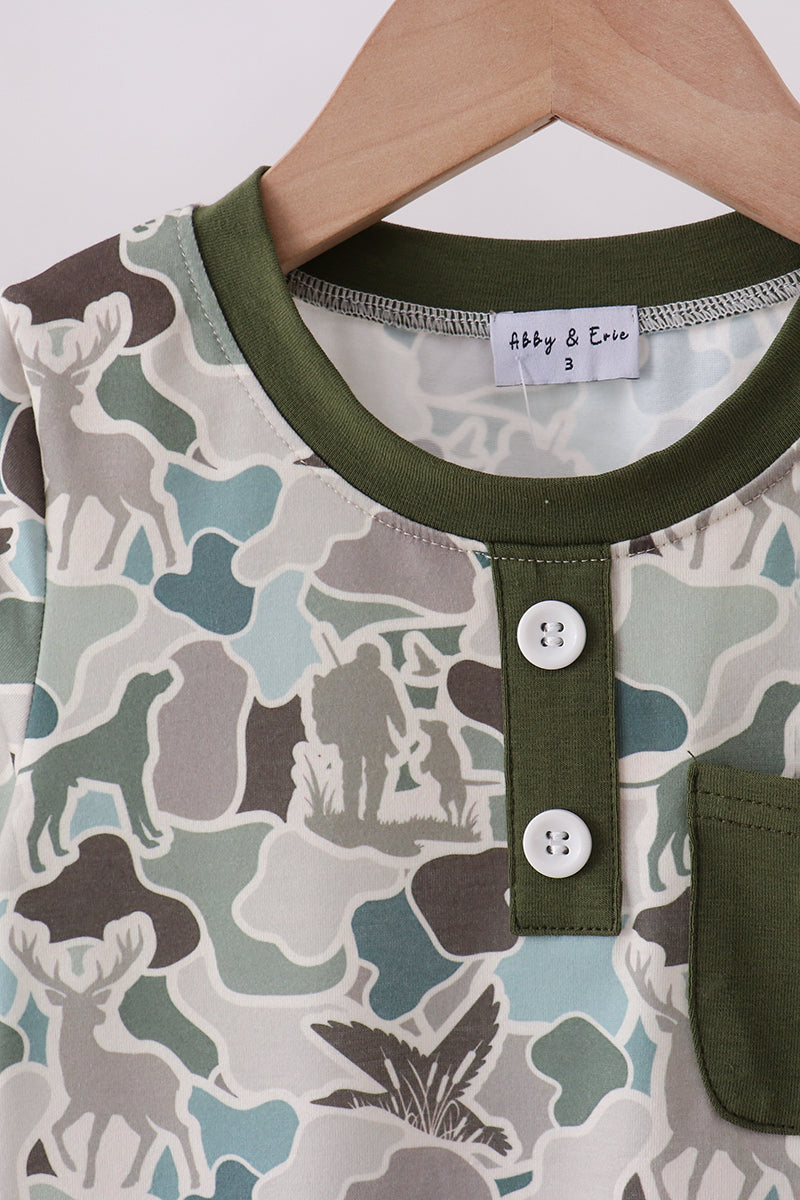 Camouflage duck print pocket top