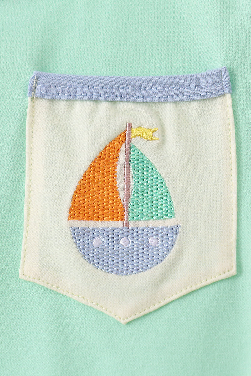 Color block sailboat embroidery shorts set