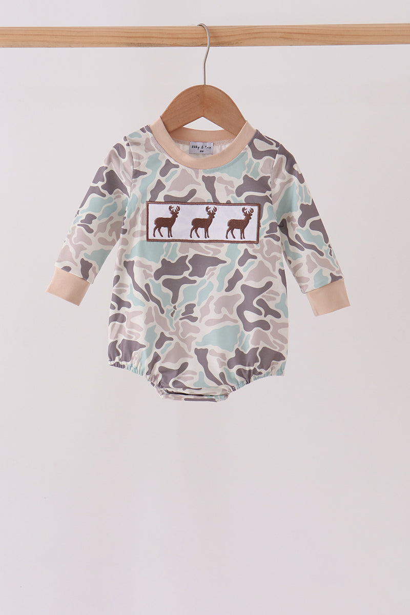Hunting Deer Embroidery Bubble