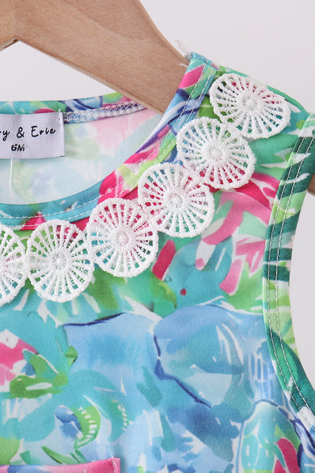 Green tropical garden bow bubble