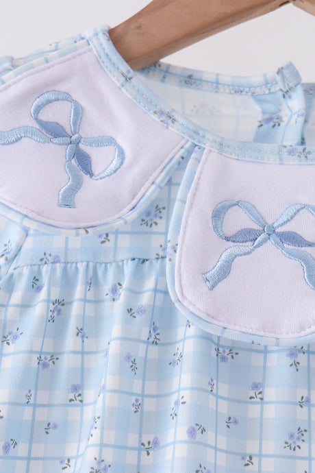 Blue bow embroidery bubble