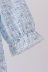 Blue bow embroidery bubble