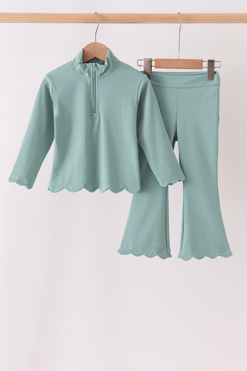 Sage scallped zipper active set