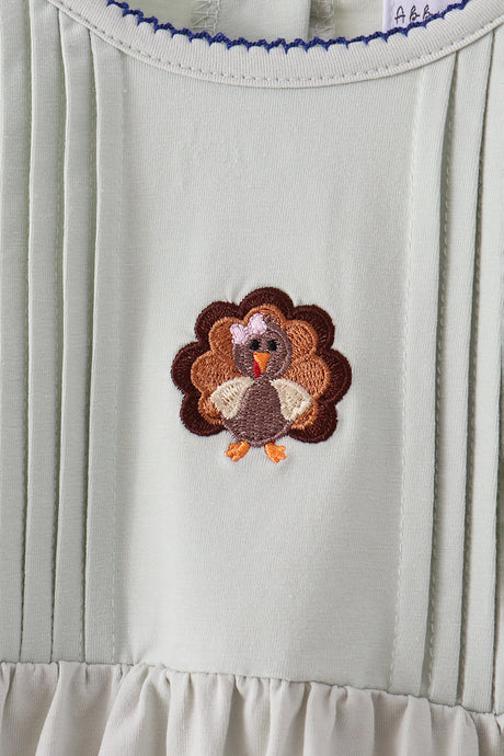 Sage turkey embroidery ruffle pants set