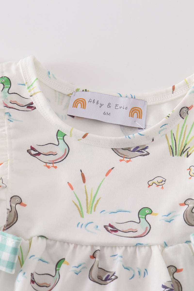Sage duck girl bubble