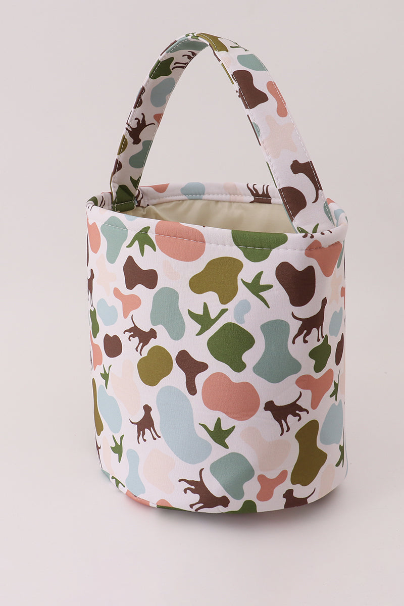Camouflage puppy print basket