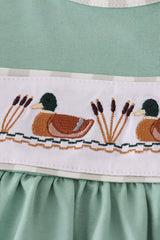 Green duck embroidery ruffle pants set
