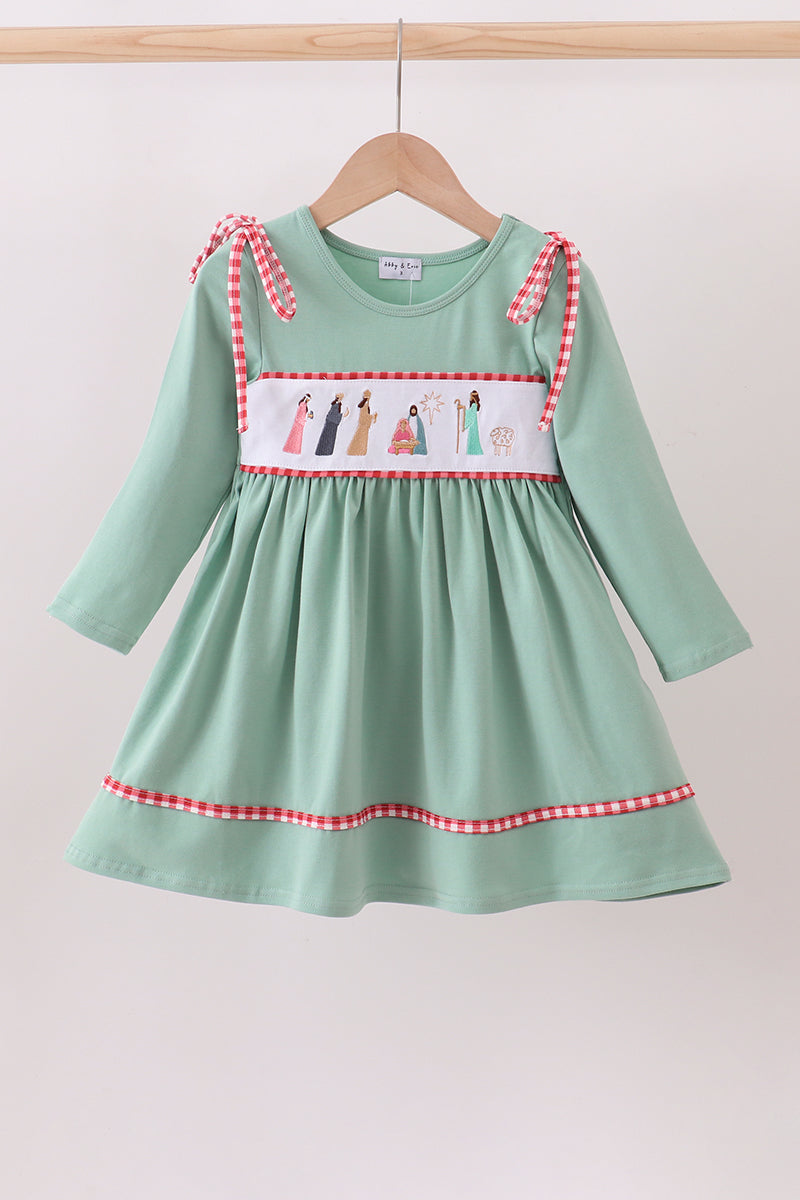 Green nativity embroidery dress
