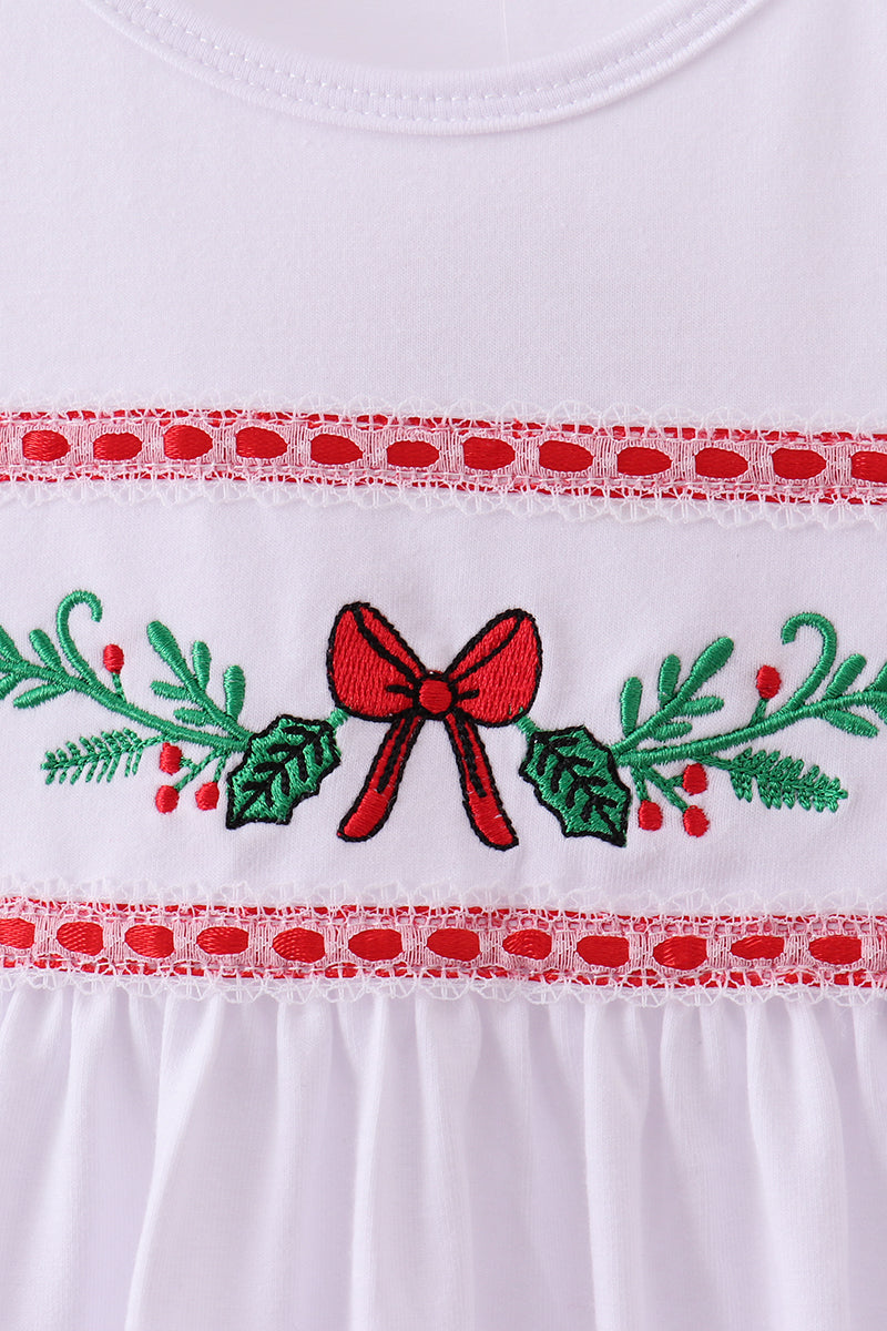 White holly embroidery dress