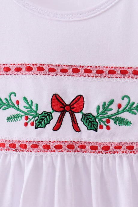 White holly embroidery dress