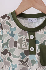 Camouflage duck print pocket top