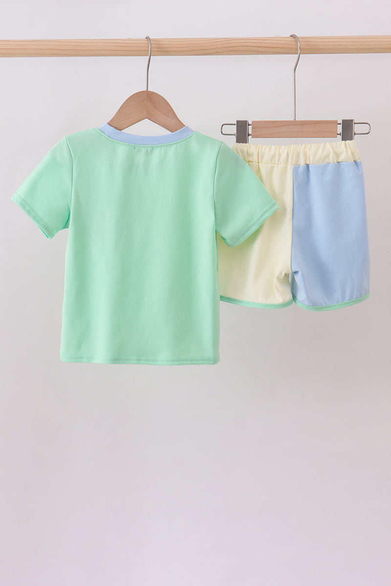 Color block sailboat embroidery shorts set