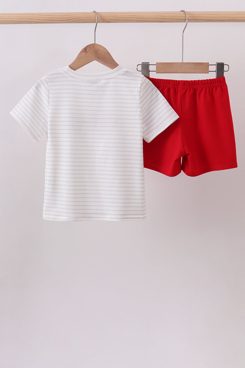 Red star applique shorts set