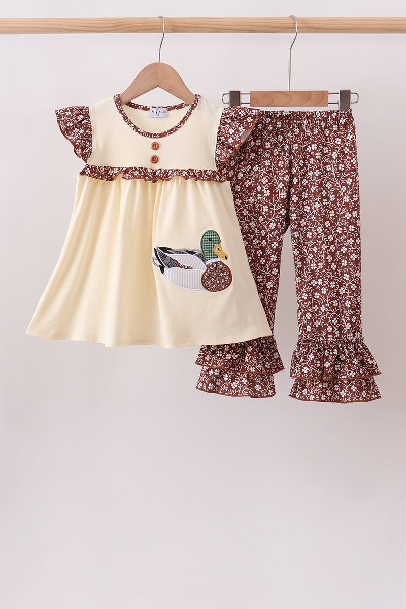 Brown Mallard Applique Ruffle Pants Set