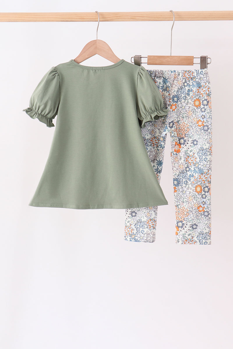 Green pumpkin french knot pants set