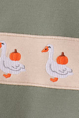 Green goose pumpkin embroidery top