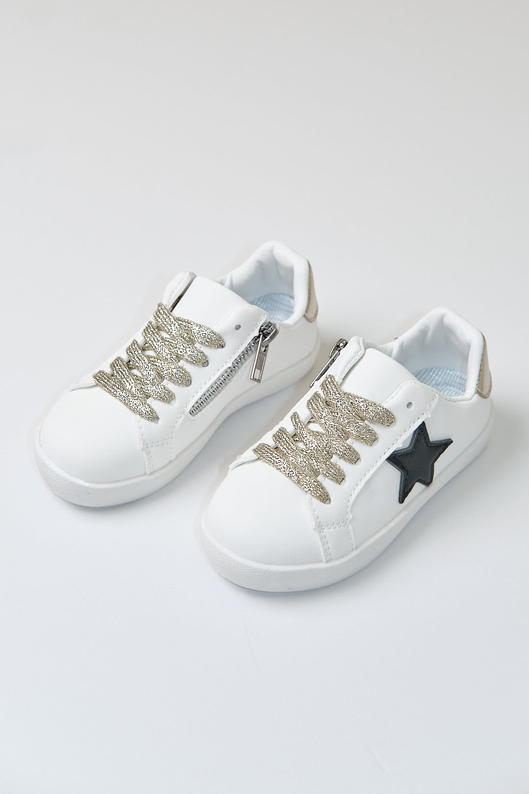 Whtie black star glitter sneaker (toddler to big kids)